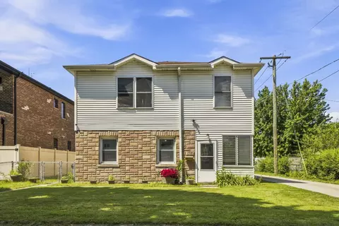 8336 Mango Ave, Morton Grove, IL 60053
