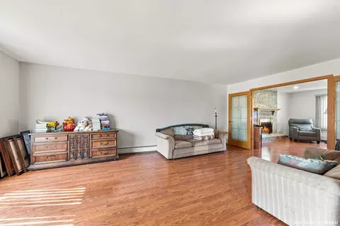 Living - 19620 Kevin Ln, Mokena, IL 60448 photo 1 of 3