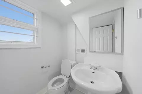 Bath - 23406 W 135th St, Plainfield, IL 60544 photo 4 of 4
