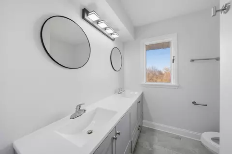 Bath - 23406 W 135th St, Plainfield, IL 60544 photo 2 of 4