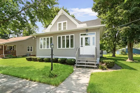 Exterior - 320 Walnut St, Minonk, IL 61760 photo 2 of 8