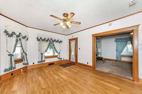 Living - 320 Walnut St, Minonk, IL 61760 photo 2 of 5