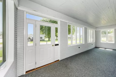 Exterior - 320 Walnut St, Minonk, IL 61760 photo 3 of 8