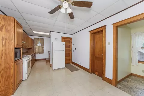 Entry Way - 320 Walnut St, Minonk, IL 61760 photo 1 of 2