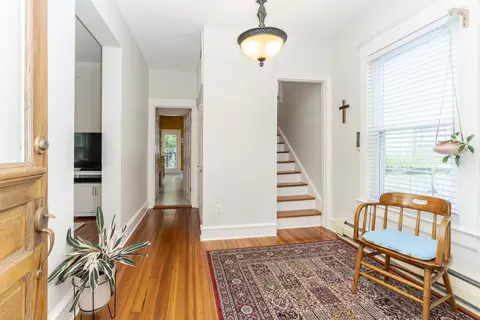 Entry Way - 301 Vale St, Bloomington, IL 61701 photo 3 of 5