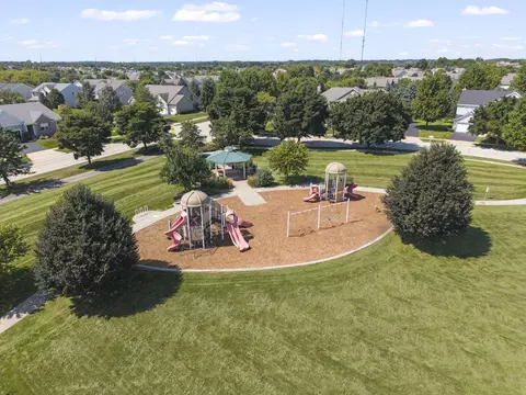 View/Area - 274 Comstock Dr, Elgin, IL 60124 photo 6 of 7