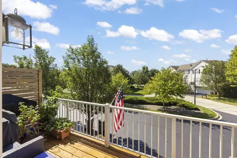 Other - 274 Comstock Dr, Elgin, IL 60124 photo 3 of 6