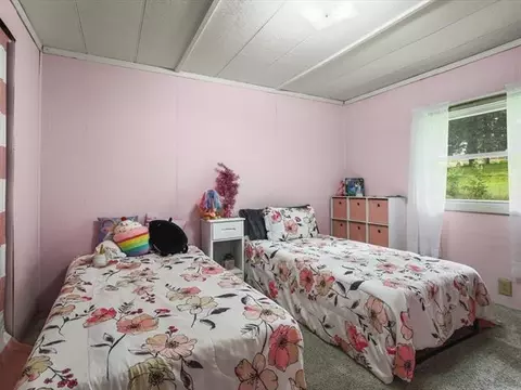 Bedroom - 1905 S Walnut Rd, Freeport, IL 61032 photo 2 of 4