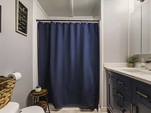 Bath - 1905 S Walnut Rd, Freeport, IL 61032 photo 1 of 1