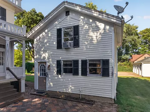 Exterior - 1333 Ottawa Ave, Ottawa, IL 61350 photo 7 of 15
