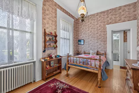 Bedroom - 1333 Ottawa Ave, Ottawa, IL 61350 photo 4 of 12