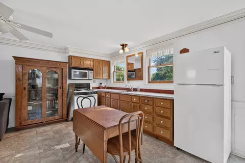 Kitchen - 1333 Ottawa Ave, Ottawa, IL 61350 photo 6 of 6