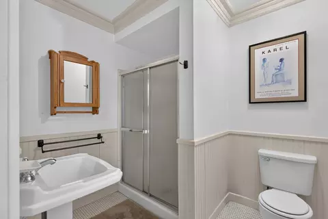 Bath - 1333 Ottawa Ave, Ottawa, IL 61350 photo 4 of 5