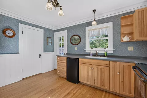 Kitchen - 1333 Ottawa Ave, Ottawa, IL 61350 photo 5 of 6