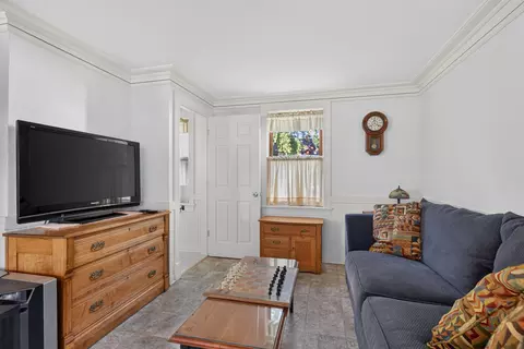 Living - 1333 Ottawa Ave, Ottawa, IL 61350 photo 7 of 7