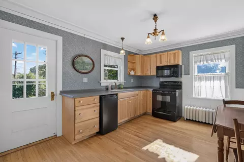 Kitchen - 1333 Ottawa Ave, Ottawa, IL 61350 photo 4 of 6