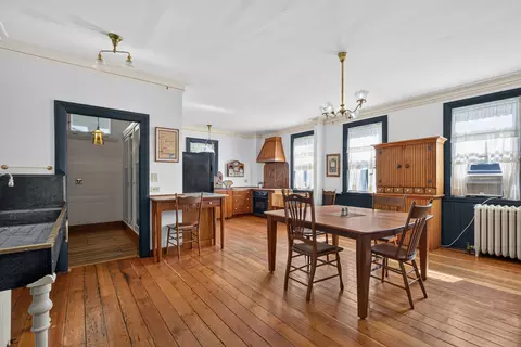 Dining - 1333 Ottawa Ave, Ottawa, IL 61350 photo 3 of 4