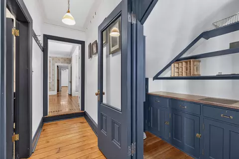 Entry Way - 1333 Ottawa Ave, Ottawa, IL 61350 photo 6 of 7