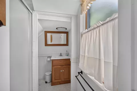 Bath - 1333 Ottawa Ave, Ottawa, IL 61350 photo 5 of 5