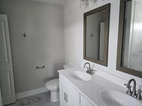 Bath - 600 17th Ave, Silvis, IL 61282 photo 1 of 4