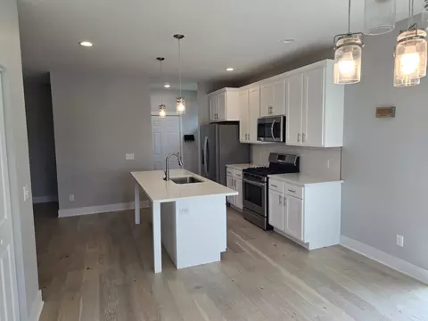 Kitchen - 600 17th Ave, Silvis, IL 61282 photo 3 of 3