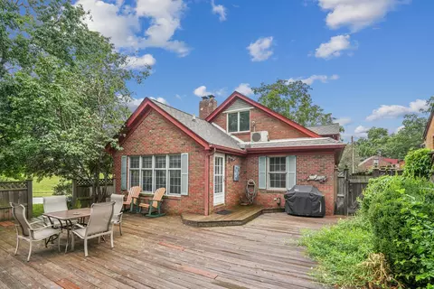 806 W Rusholme St, Davenport, IA 52804