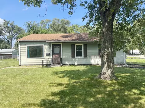 Exterior - 2675 E Melbrook Dr, Kankakee, IL 60901 photo 2 of 4
