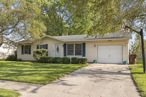 Exterior - 476 E 3rd St, Herscher, IL 60941 photo 2 of 9