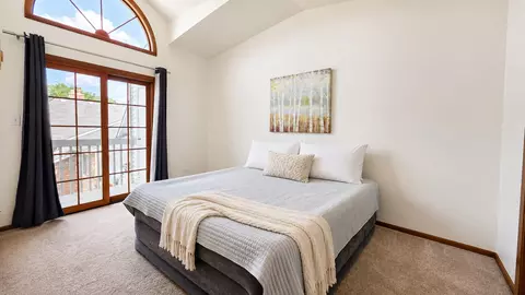 Bedroom - 4312 W Shamrock Ln #3C, Mchenry, IL 60050 photo 1 of 2
