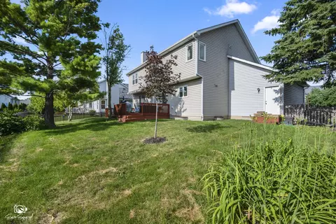 Exterior - 1803 Chestnut Hill Rd, Plainfield, IL 60586 photo 3 of 6