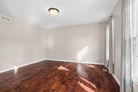 Living - 1803 Chestnut Hill Rd, Plainfield, IL 60586 photo 2 of 5