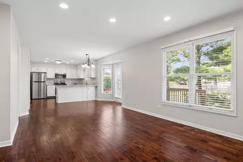Living - 1803 Chestnut Hill Rd, Plainfield, IL 60586 photo 4 of 5