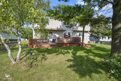 Exterior - 1803 Chestnut Hill Rd, Plainfield, IL 60586 photo 5 of 6