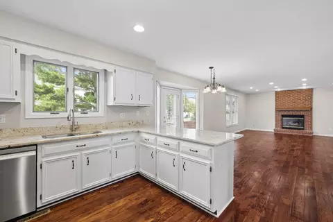Kitchen - 1803 Chestnut Hill Rd, Plainfield, IL 60586 photo 2 of 2