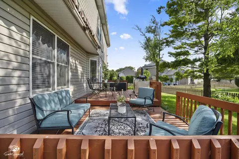 Exterior - 1803 Chestnut Hill Rd, Plainfield, IL 60586 photo 4 of 6