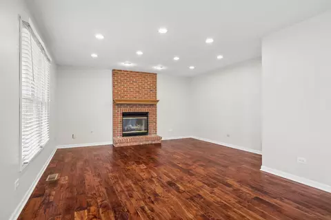 Living - 1803 Chestnut Hill Rd, Plainfield, IL 60586 photo 3 of 5
