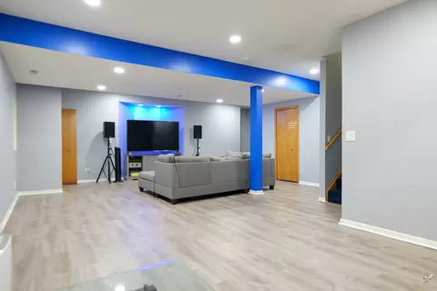 Living - 2212 Caton Ridge Dr, Plainfield, IL 60586 photo 4 of 5