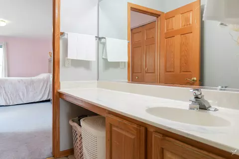 Bath - 2212 Caton Ridge Dr, Plainfield, IL 60586 photo 3 of 8