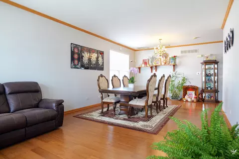 Dining - 2212 Caton Ridge Dr, Plainfield, IL 60586 photo 3 of 5