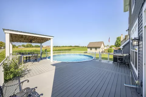 Exterior - 301 Arrowhead Dr, Minooka, IL 60447 photo 3 of 4