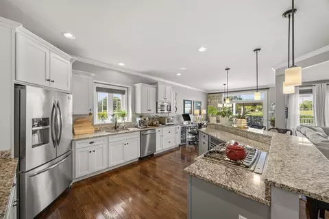 Kitchen - 301 Arrowhead Dr, Minooka, IL 60447 photo 3 of 4