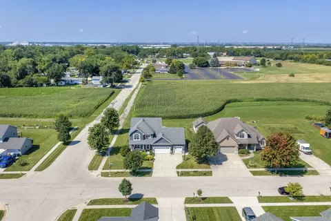 View/Area - 301 Arrowhead Dr, Minooka, IL 60447 photo 5 of 9