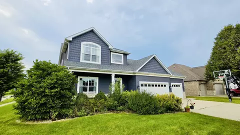 Exterior - 301 Arrowhead Dr, Minooka, IL 60447 photo 5 of 5