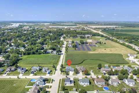 View/Area - 301 Arrowhead Dr, Minooka, IL 60447 photo 1 of 9