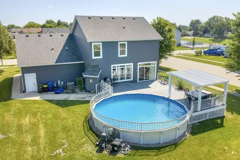Exterior - 301 Arrowhead Dr, Minooka, IL 60447 photo 2 of 4