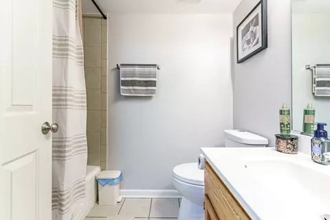 Bath - 7316 40th St #4C, Lyons, IL 60534 photo 4 of 4