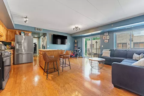Living - 7316 40th St #4C, Lyons, IL 60534 photo 1 of 1