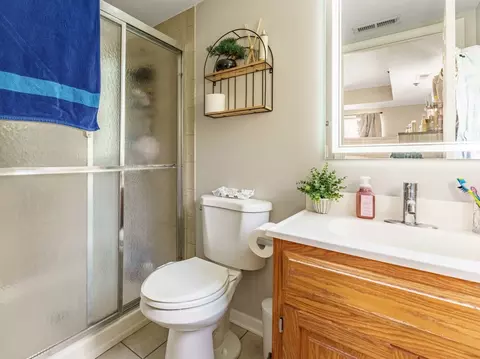 Bath - 7316 40th St #4C, Lyons, IL 60534 photo 2 of 4