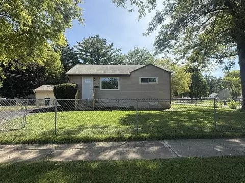 1945 Creek Rd, Waukegan, IL 60087