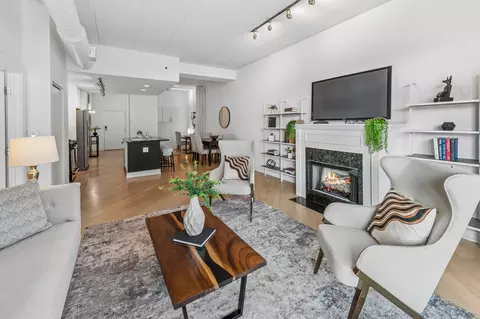 Living - 920 W Madison St #7D, Chicago, IL 60607 photo 3 of 3